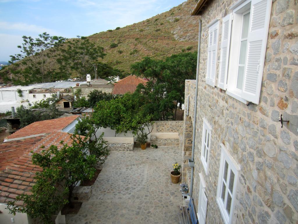 Kiki'S Houses Vlichos Ýdra Eksteriør bilde