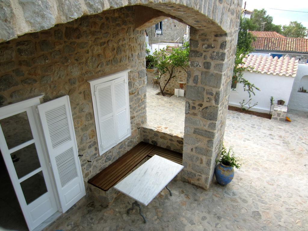 Kiki'S Houses Vlichos Ýdra Eksteriør bilde
